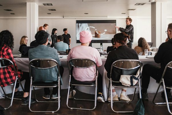 Les Clés Juridiques Indispensables pour Concevoir un Programme de Parrainage Événementiel Gagnant